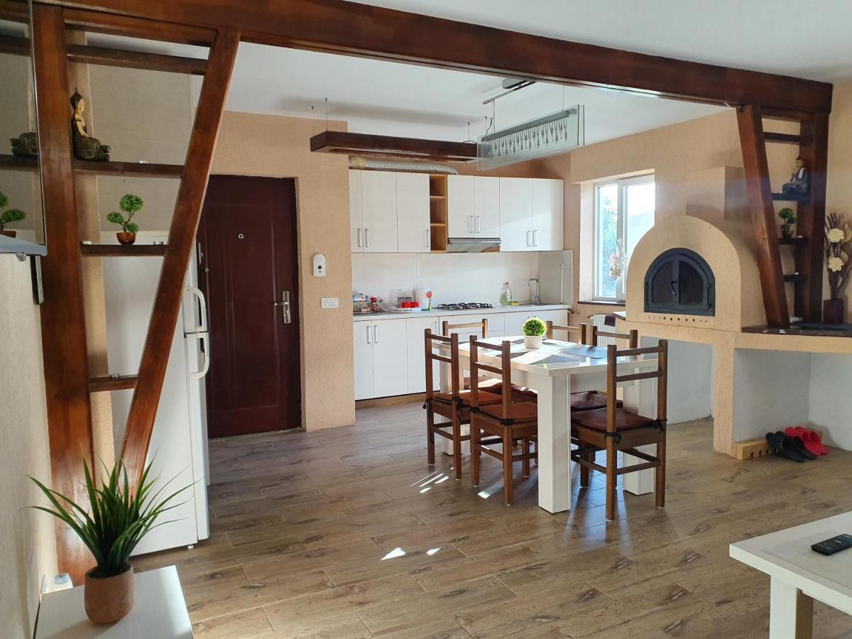 אראד Central Apartament Cristian מראה חיצוני תמונה